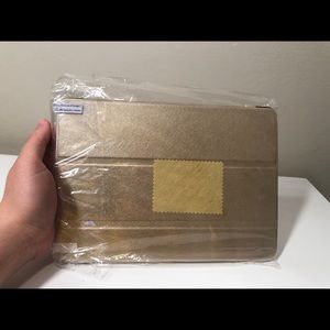 NWT IPad CASE